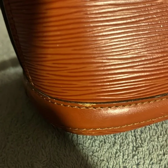 Louis Vuitton Brown Epi Lussac Shoulder Bag - Picture 11 of 11